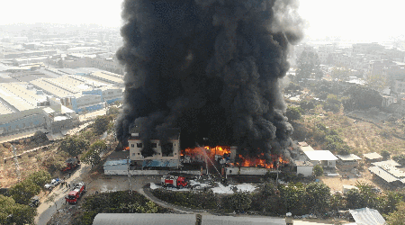东莞一塑料厂发生火灾，厂里负责人却被刑拘十天？