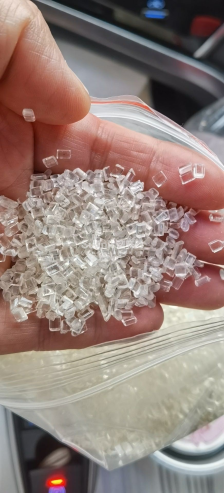 PET粘度0.62左右,含税出,货在江苏