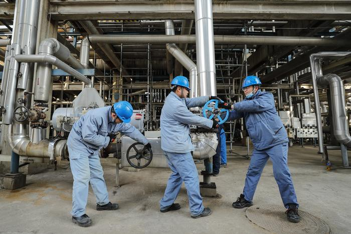 中韩石化乙烯新建裂解炉点火成功