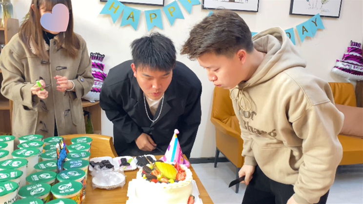 速度围观！塑联科技虎年首场生日会来啦！