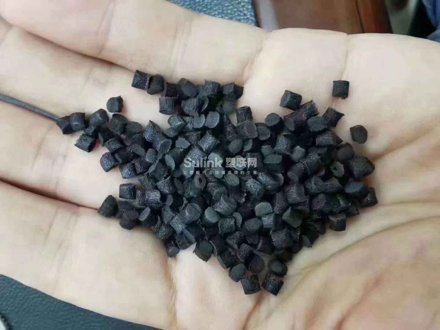 PA66，金发红磷阻燃，增强30 %黑色