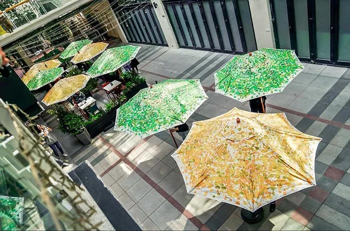 可持续包装领域：用28个可口可乐饮料瓶制成北京冬奥会场馆清废工作服装