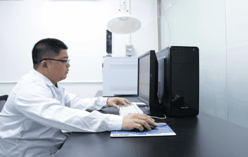 为塑胶品质把关，为企业发展赋能